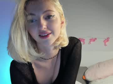 Naked cam girl yournaughtymiss image #2807441