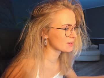 Naked cam girl linellali image #2962161