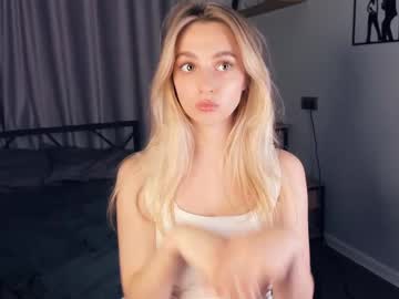 ohana_massari naked cam
