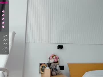 Naked cam girl hee_jin image #1710022