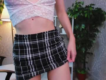 Naked cam girl little_mandy image #2094056