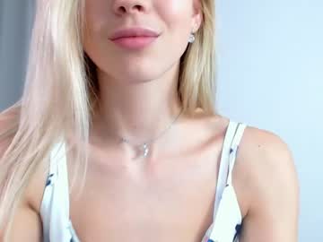 Naked cam girl emmi_rosee image #1029849