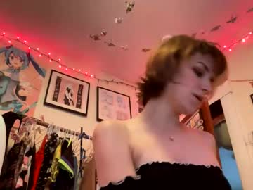 misskittyxo27 naked cam