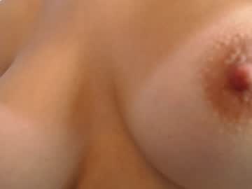 Naked cam girl eat_mee_out image #2689024