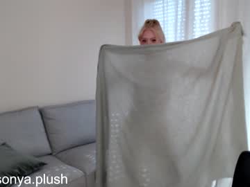 Naked cam girl sonyaplush image #1832196