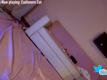 Naked cam girl hollyextra image #2556111