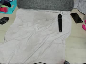 Naked cam girl honey_sunshine image #2022160
