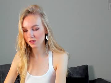Naked cam girl olivia__evans_ image #2781972