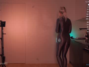Naked cam girl bronnica image #3063567