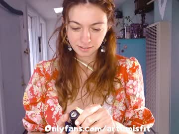 Naked cam girl artemisfit image #1377406