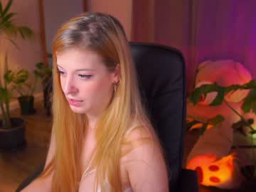 Naked cam girl juicyandthepussyblvd image #2578884