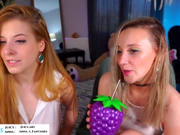 Naked cam girl juicyandthepussyblvd image #2077267