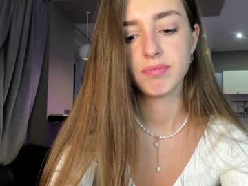 Naked cam girl coy_amina_ image #3098979