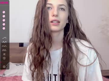 Naked cam girl maya20022 image #2069148