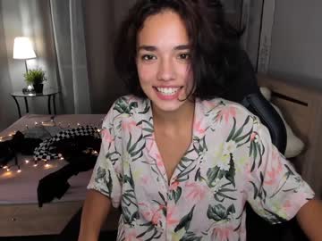Naked cam girl ella_flare image #2597644