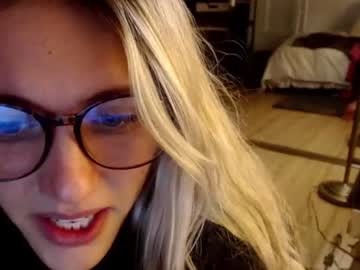 Naked cam girl bambis_honeypot image #948719