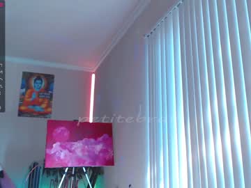 Naked cam girl petitebrat image #2108305