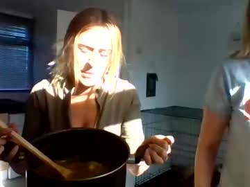 Naked cam couple daisyandlola2025 image #4073563