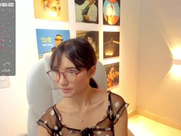 Naked cam girl little_effy18 image #3486608