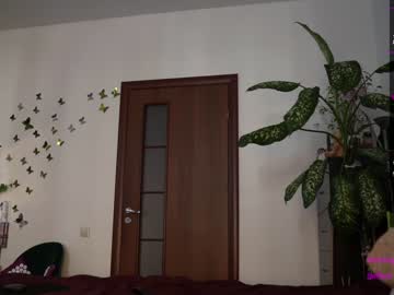 Naked cam girl kronniekray image #1804229