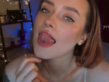 Naked cam girl _yvie_ image #1195647