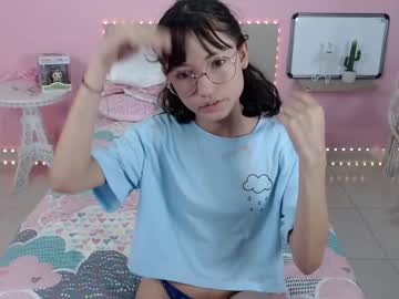 Naked cam girl little_effy18 image #1794748