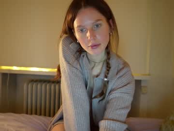Naked cam girl ellaa91 image #2890420