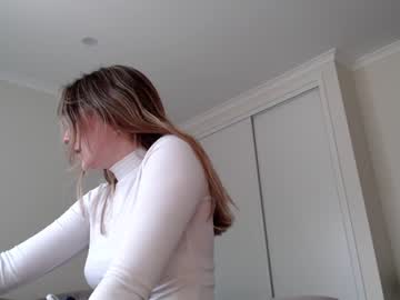 Naked cam girl maree_eee image #3144523
