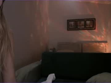 Naked cam girl bitter_moon image #3209317