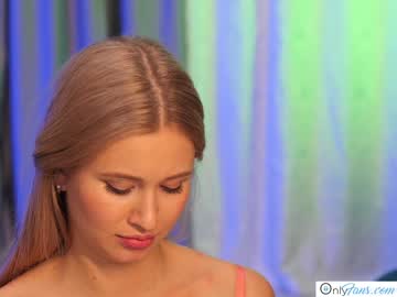 Naked cam girl stella_and_stephan image #1250388
