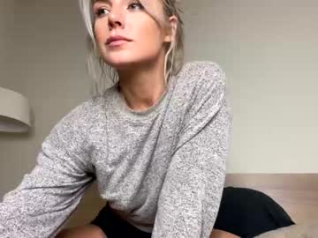 Naked cam girl theselina_kyle image #437022