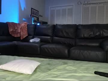 Naked cam couple ari_lovexo image #2161033