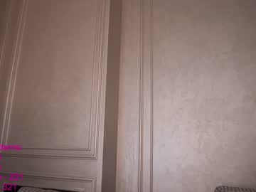 Naked cam girl lindamei image #3219943