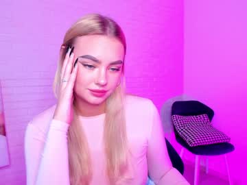 Naked cam girl 8a8y_nura image #1215183