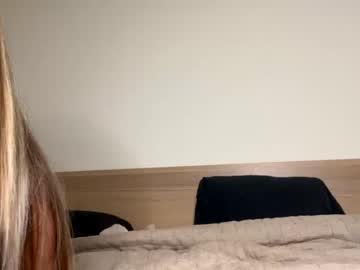 Naked cam girl theselina_kyle image #443915