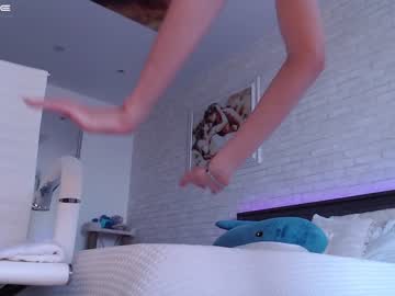 Naked cam girl kwaayne image #2200204