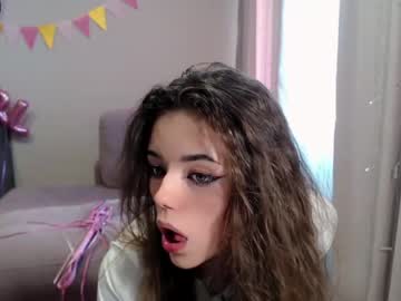 Naked cam girl angelklttl image #2542988