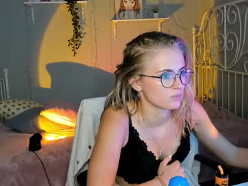 Naked cam girl linellali image #2466802