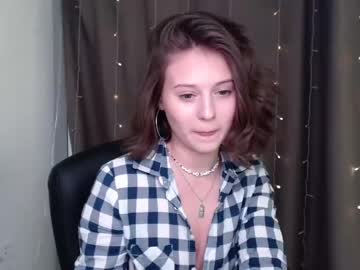 Naked cam girl lucky_lana image #2013692