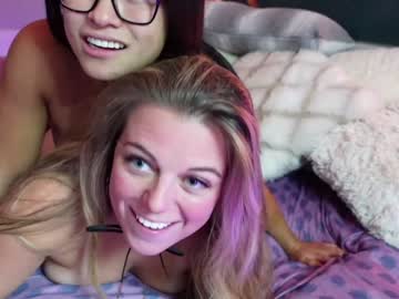 Naked cam girl bumble_bees45 image #2732815