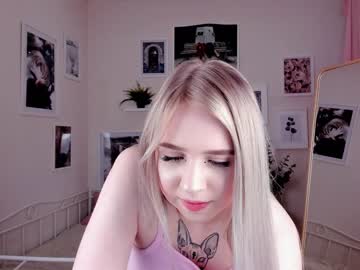 Naked cam girl nicole_hartree image #2861793
