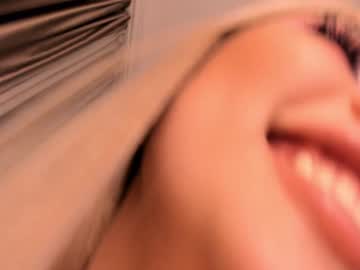 Naked cam girl bae_suz image #1519428