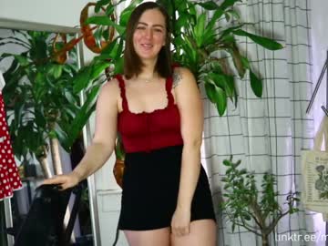 Naked cam girl maeveminx image #3444423