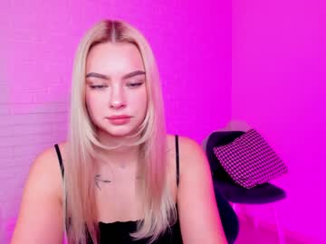Naked cam girl 8a8y_nura image #943668