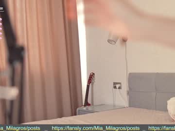 Naked cam girl mia_milagros image #2126182