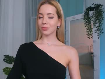 Naked cam girl emmi_rosee image #1037587