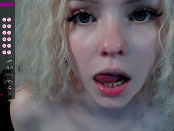 Naked cam girl tiny_pixiee image #2412389