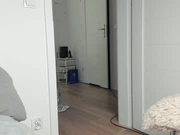 Naked cam girl yournaughtymiss image #2471430