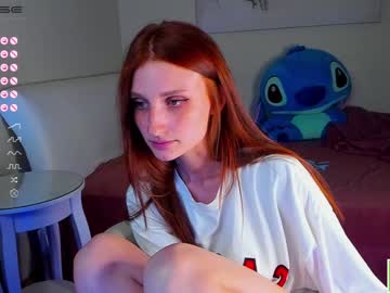 Naked cam girl foxystephanie1111 image #2271420