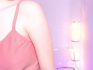 Naked cam girl p_love_ image #1043470